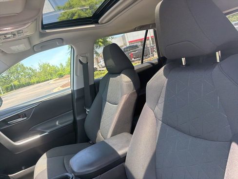 Used 2023 Toyota RAV4 XLE w/ Convenience Package FWD image 9