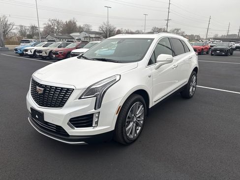 Used 2025 Cadillac XT5 Premium Luxury image 3