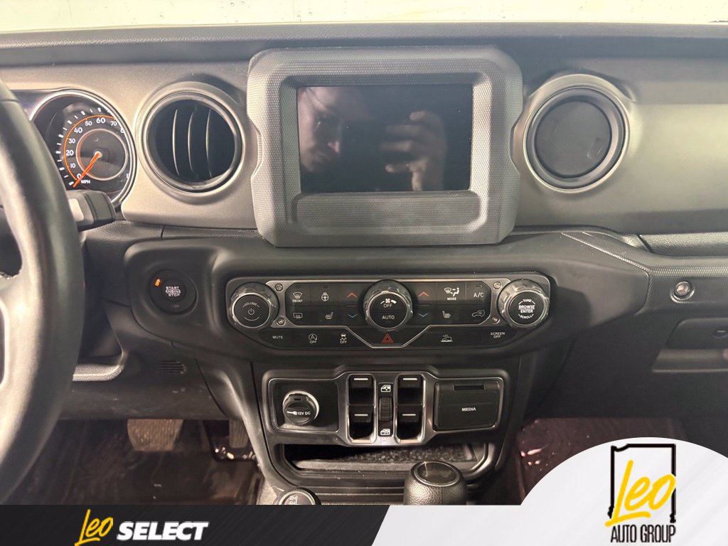 Used 2022 Jeep Wrangler Unlimited Sport AWD/4WD image 15