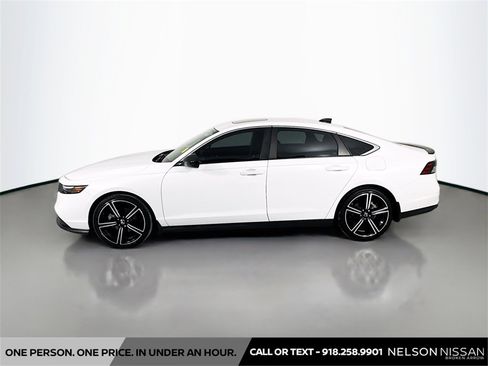 Used 2023 Honda Accord Sport image 8