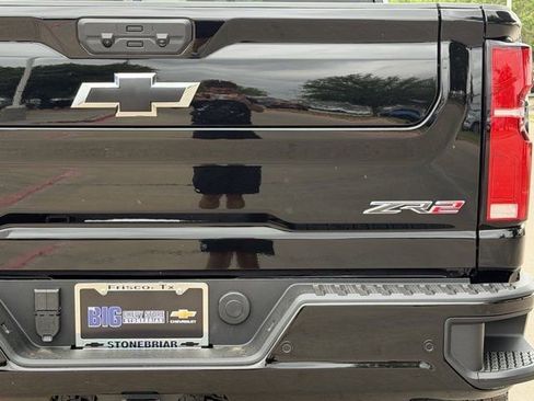 New 2026 Chevrolet Silverado 2500 ZR2 AWD/4WD image 6