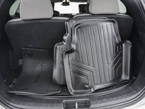 Used 2017 Hyundai Santa Fe SE image 12