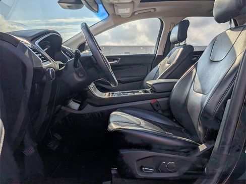 Used 2019 Ford Edge Titanium w/ Equipment Group 301A image 12