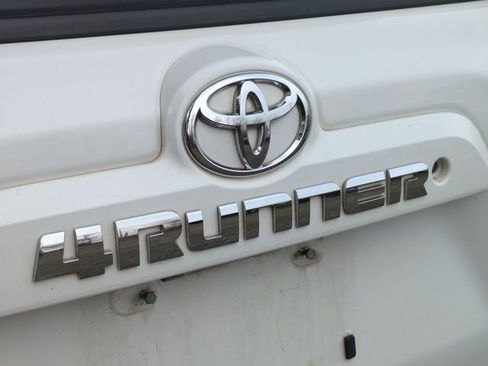 Used 2017 Toyota 4Runner SR5 Premium image 13