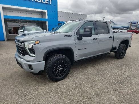Used 2024 Chevrolet Silverado 2500 LTZ w/ LTZ Plus Package AWD/4WD image 2