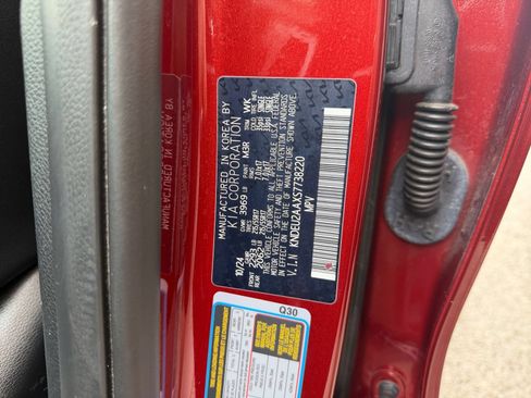 Used 2025 Kia Seltos S FWD image 19