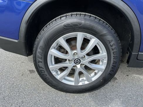 Used 2018 Nissan Rogue SV image 20