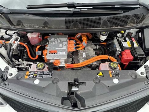 Used 2017 Chevrolet Bolt Premier w/ Driver Confidence II Package image 28