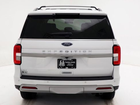Used 2024 Ford Expedition XLT image 7
