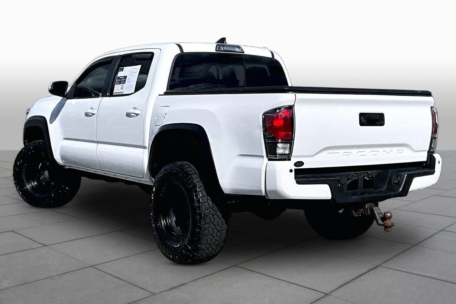 Used 2017 Toyota Tacoma TRD Pro AWD/4WD image 11