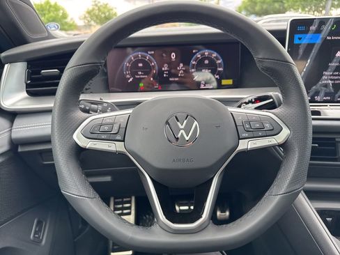 New 2026 Volkswagen Tiguan SE R-Line FWD image 34