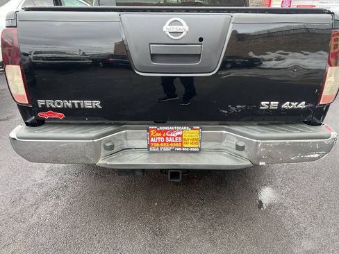 Used 2010 Nissan Frontier SE AWD/4WD image 29