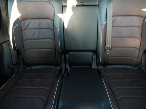 Used 2024 Volkswagen Tiguan SEL R-Line image 13