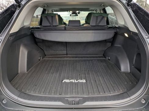 Used 2025 Toyota RAV4 XLE w/ Convenience Package image 16