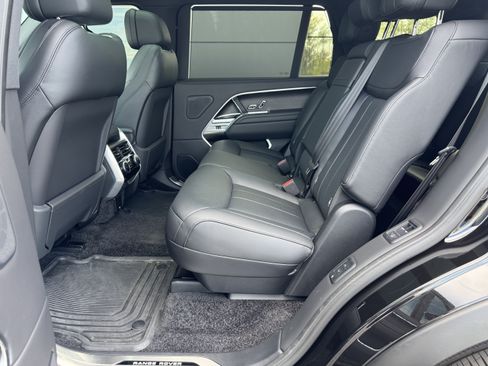Certified 2025 Land Rover Range Rover Long Wheelbase SE AWD/4WD image 5