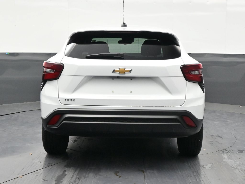 Used 2024 Chevrolet Trax LS FWD image 4