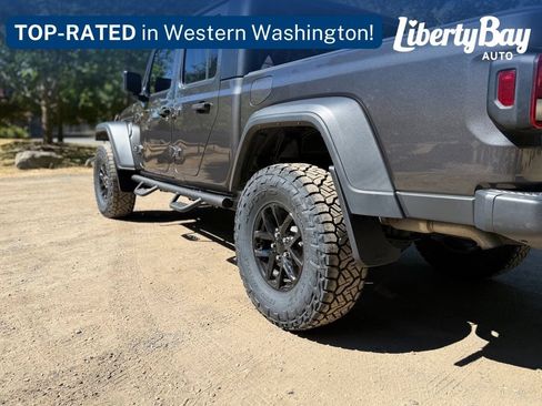 Used 2023 Jeep Gladiator Sport AWD/4WD image 8