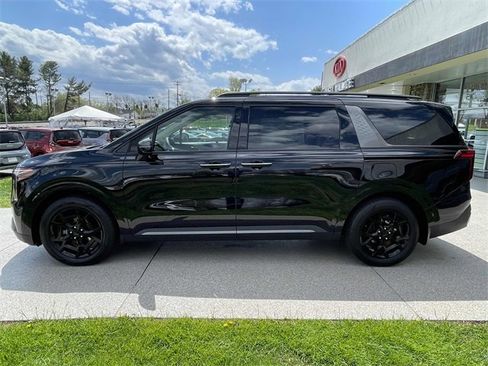 New 2025 Kia Carnival SX Prestige image 3
