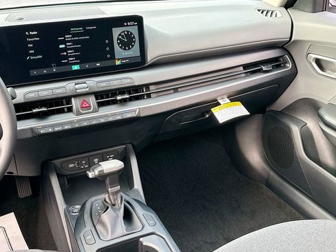 New 2025 Kia K4 LXS image 21