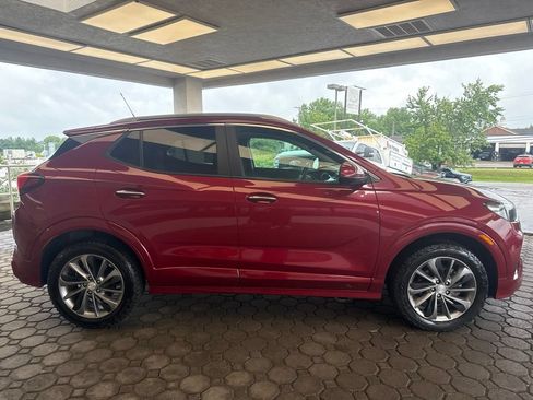 Used 2021 Buick Encore GX Select w/ Advanced Technology Package AWD/4WD image 2
