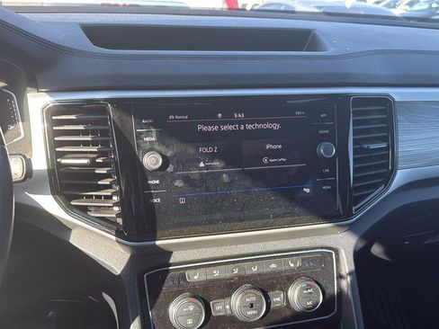 Used 2023 Volkswagen Atlas Cross Sport SE w/ Panoramic Sunroof Package AWD/4WD image 5