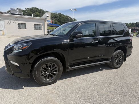 Used 2021 Lexus GX 460 Premium w/ Premium Package AWD/4WD image 3