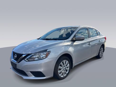 Used 2017 Nissan Sentra SV image 4
