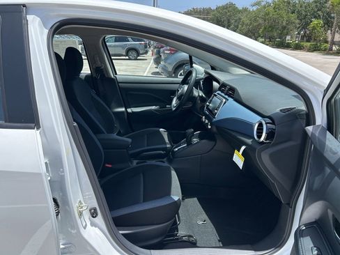 New 2025 Nissan Versa SV image 31