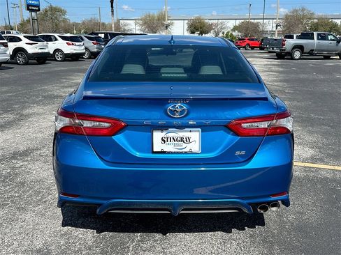 Used 2019 Toyota Camry SE image 6