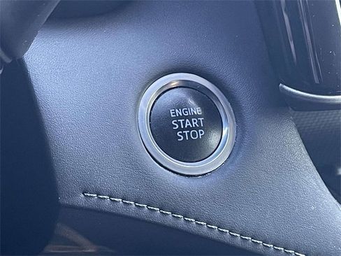 Used 2020 Toyota Highlander L image 24