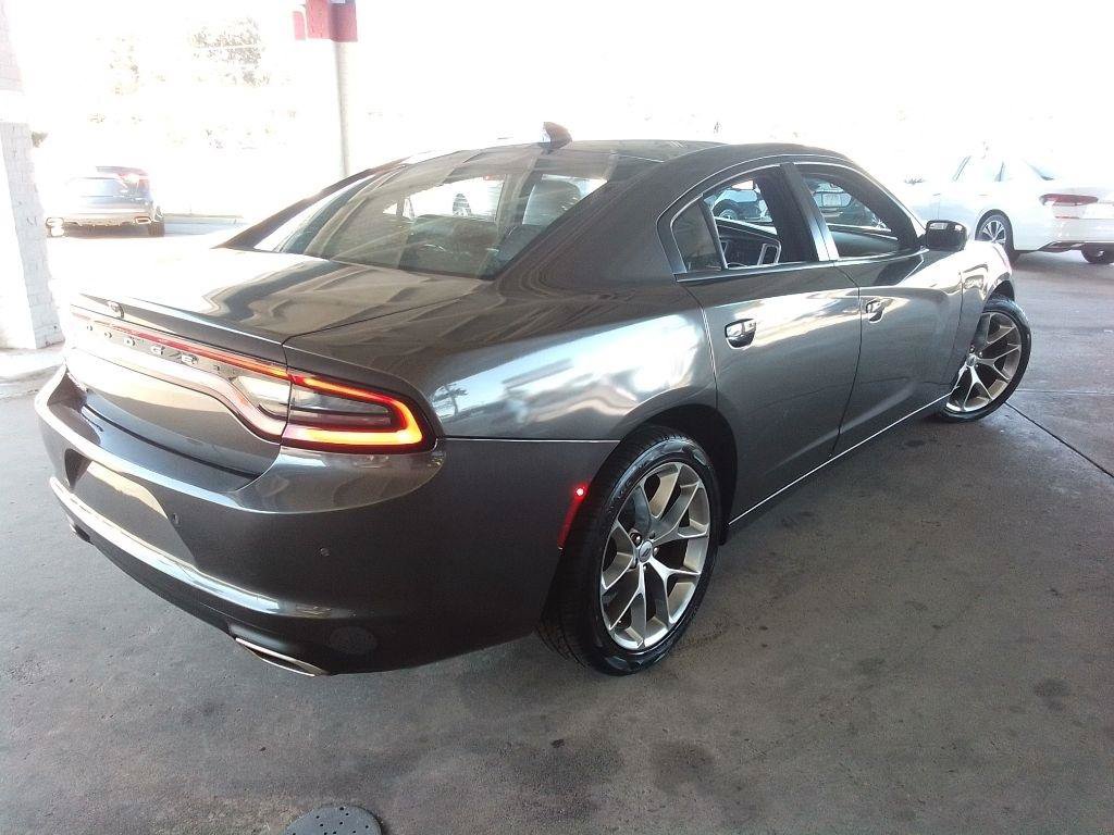 Used 2022 Dodge Charger SXT w/ Plus Group RWD image 5