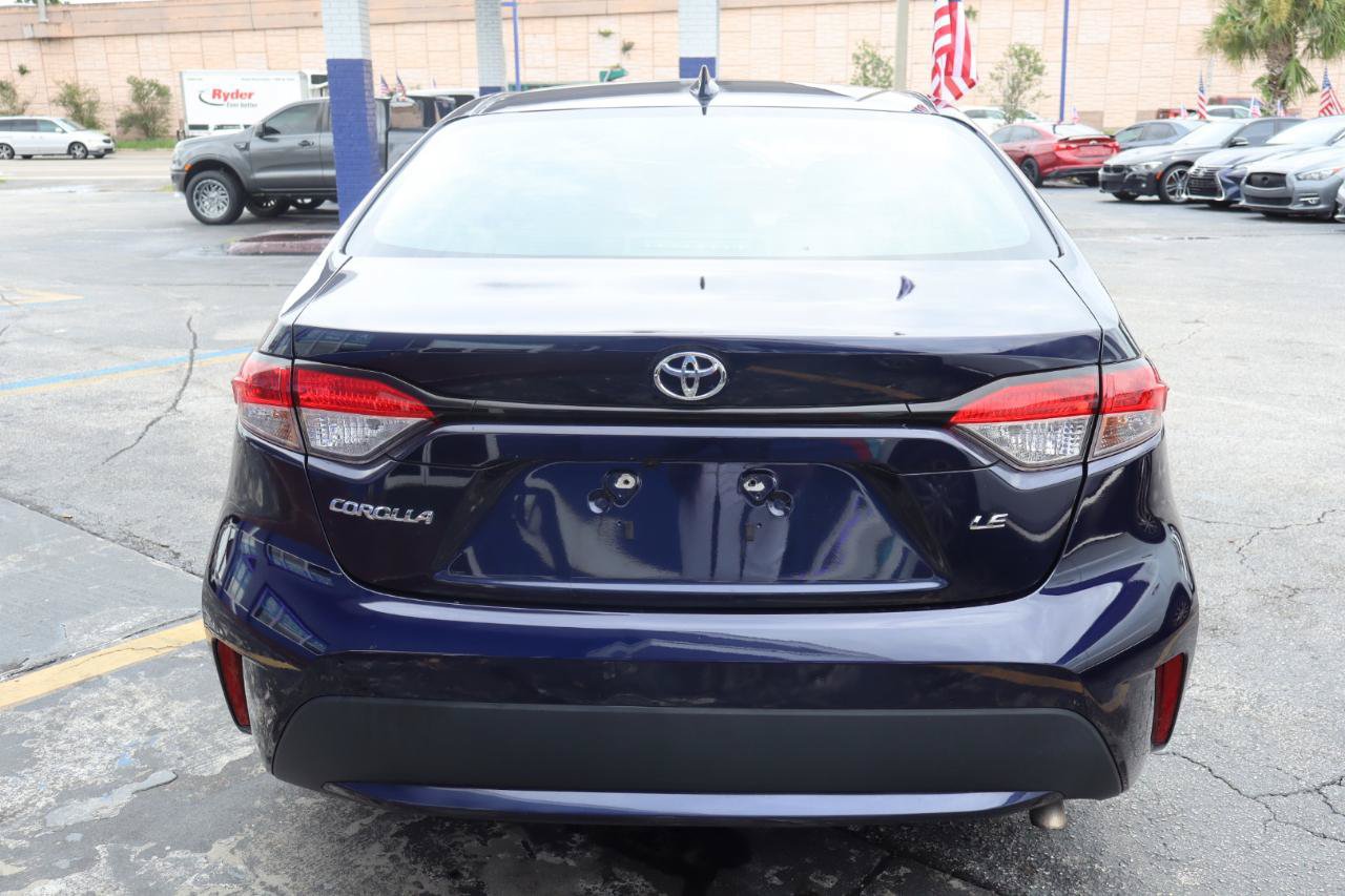 Used 2022 Toyota Corolla LE FWD image 4