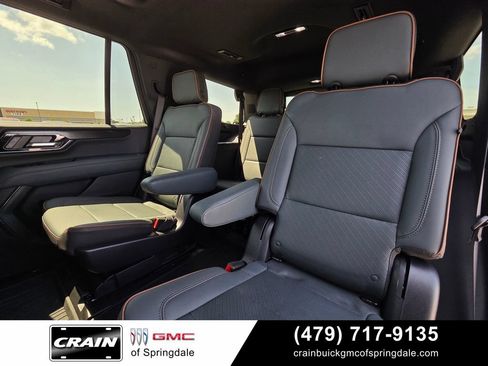 Used 2025 GMC Yukon AT4 AWD/4WD image 25