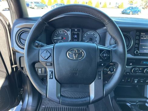 Used 2023 Toyota Tacoma TRD Off-Road image 16