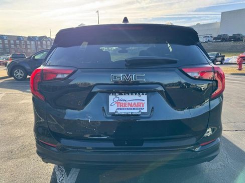 Used 2020 GMC Terrain SLE w/ Driver Convenience Package image 4