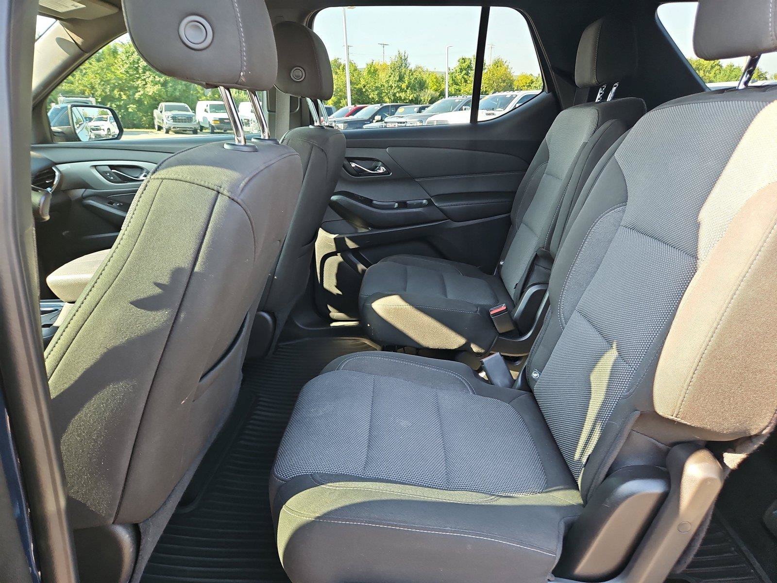 Used 2023 Chevrolet Traverse LT FWD image 13