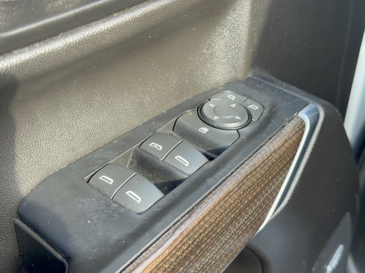 Used 2022 Chevrolet Silverado 1500 RST w/ Convenience Package II AWD/4WD image 15