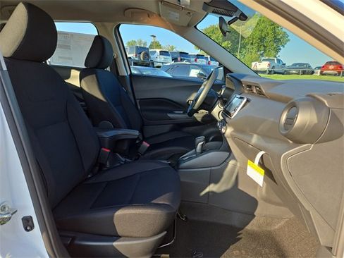 New 2025 Nissan Kicks Play S image 15