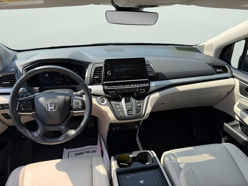 Used 2025 Honda Odyssey EX-L image 10