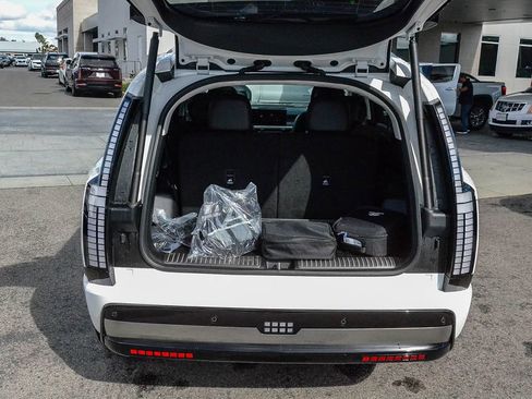 Certified 2026 Hyundai Ioniq 9 Calligraphy image 30