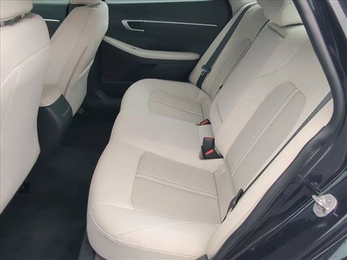 Used 2025 Hyundai Sonata SEL FWD image 17