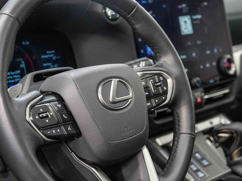 Used 2026 Lexus GX 550 AWD/4WD image 21