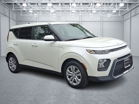 Used 2022 Kia Soul LX FWD image 7