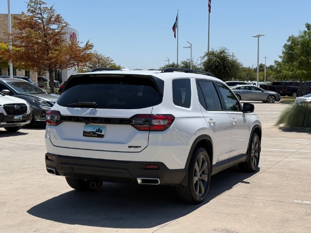 Used 2023 Honda Pilot Sport image 4