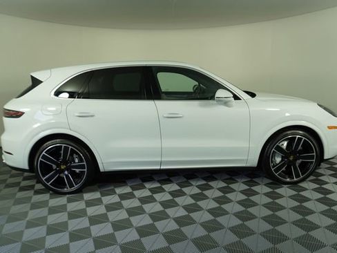 Used 2022 Porsche Cayenne Turbo AWD/4WD image 8