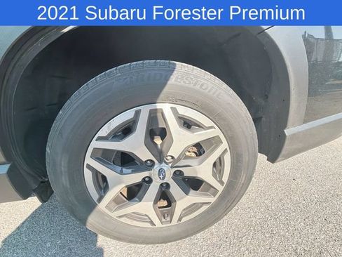 Used 2021 Subaru Forester Premium AWD/4WD image 17