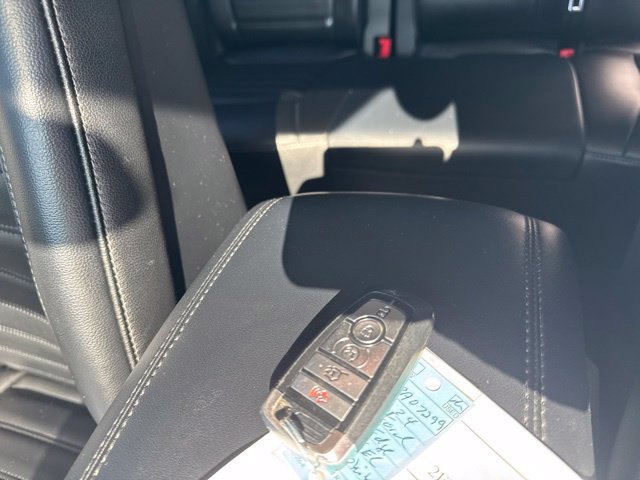 Used 2024 Ford Edge SEL w/ Convenience Package AWD/4WD image 4