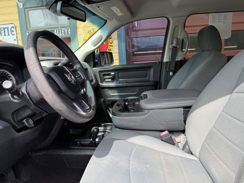 Used 2016 RAM 2500 Tradesman w/ Chrome Appearance Group AWD/4WD image 11