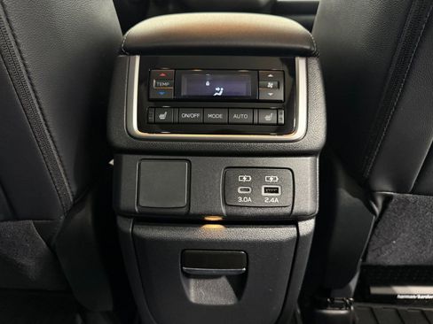 Used 2024 Subaru Ascent Limited w/ Technology Package AWD/4WD image 34