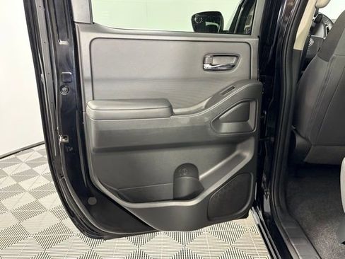 Used 2024 Nissan Frontier SV image 30